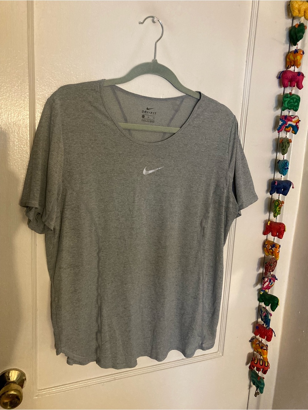 Nike Dri-FIT Athletic T-Shirt Women's Gray Short Sleeve size XL
